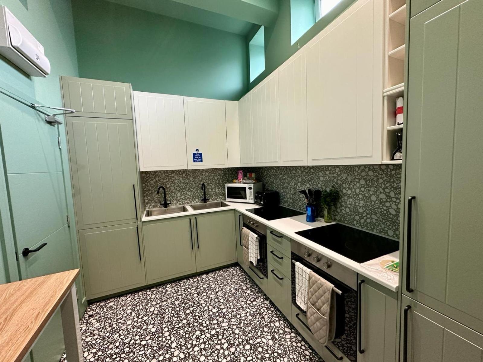 Cozy En-Suite Loft In Trendy Local Лондон Экстерьер фото