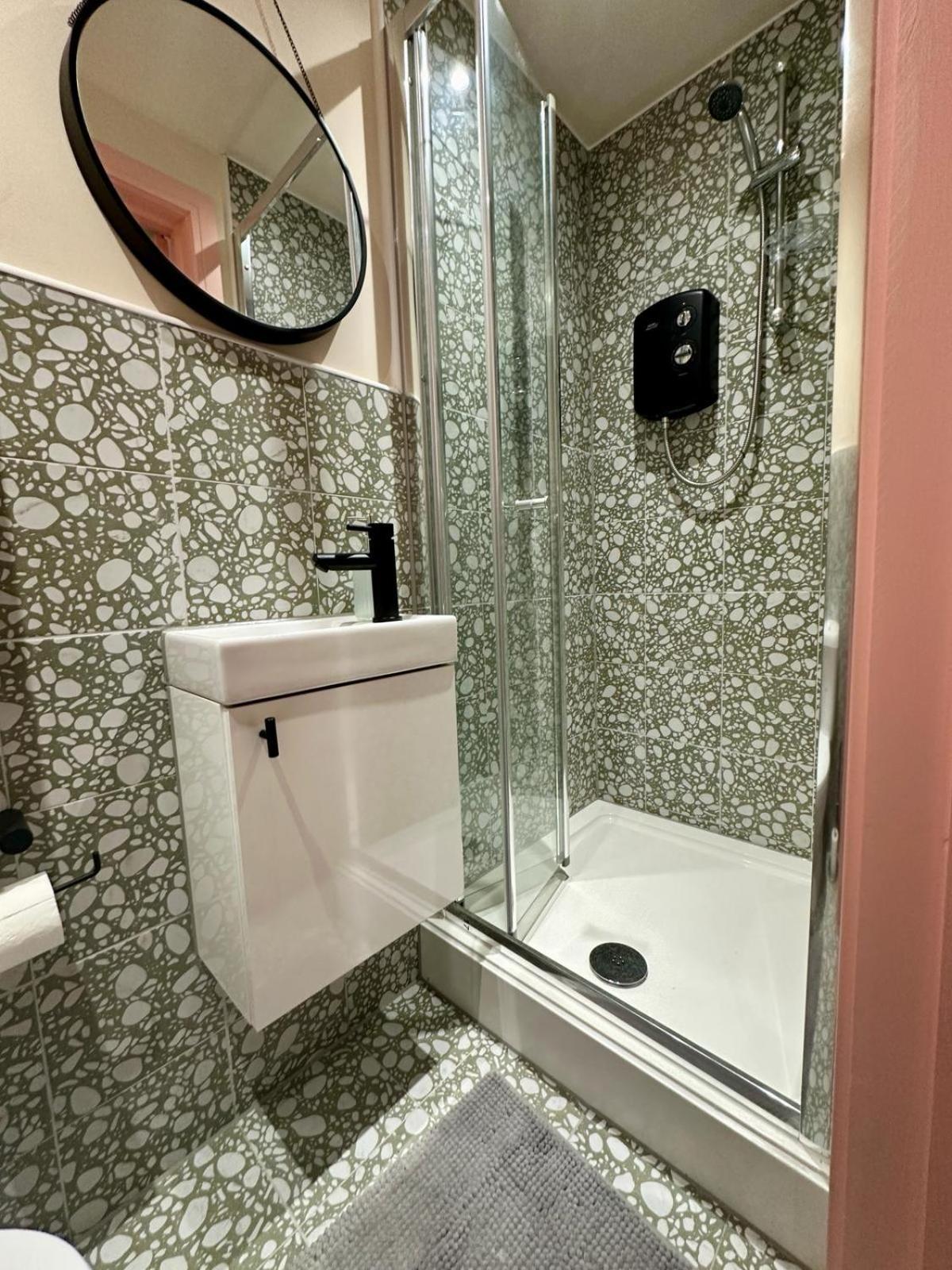 Cozy En-Suite Loft In Trendy Local Лондон Экстерьер фото