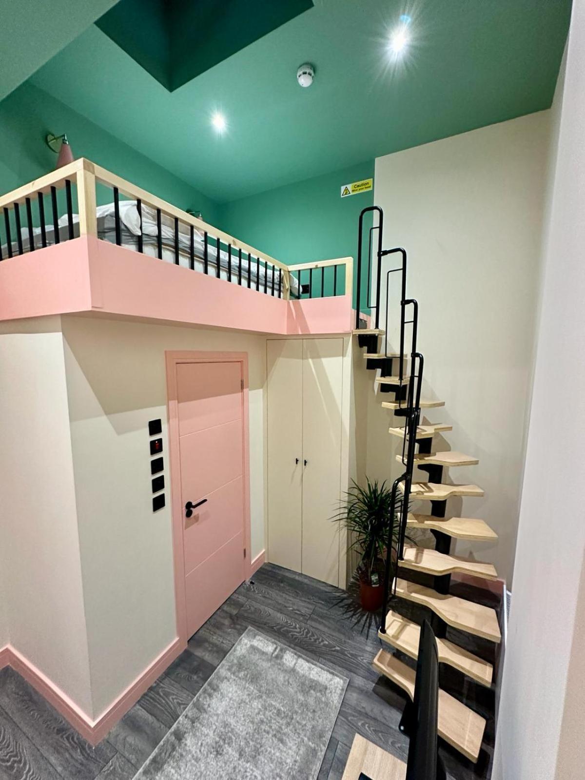 Cozy En-Suite Loft In Trendy Local Лондон Экстерьер фото