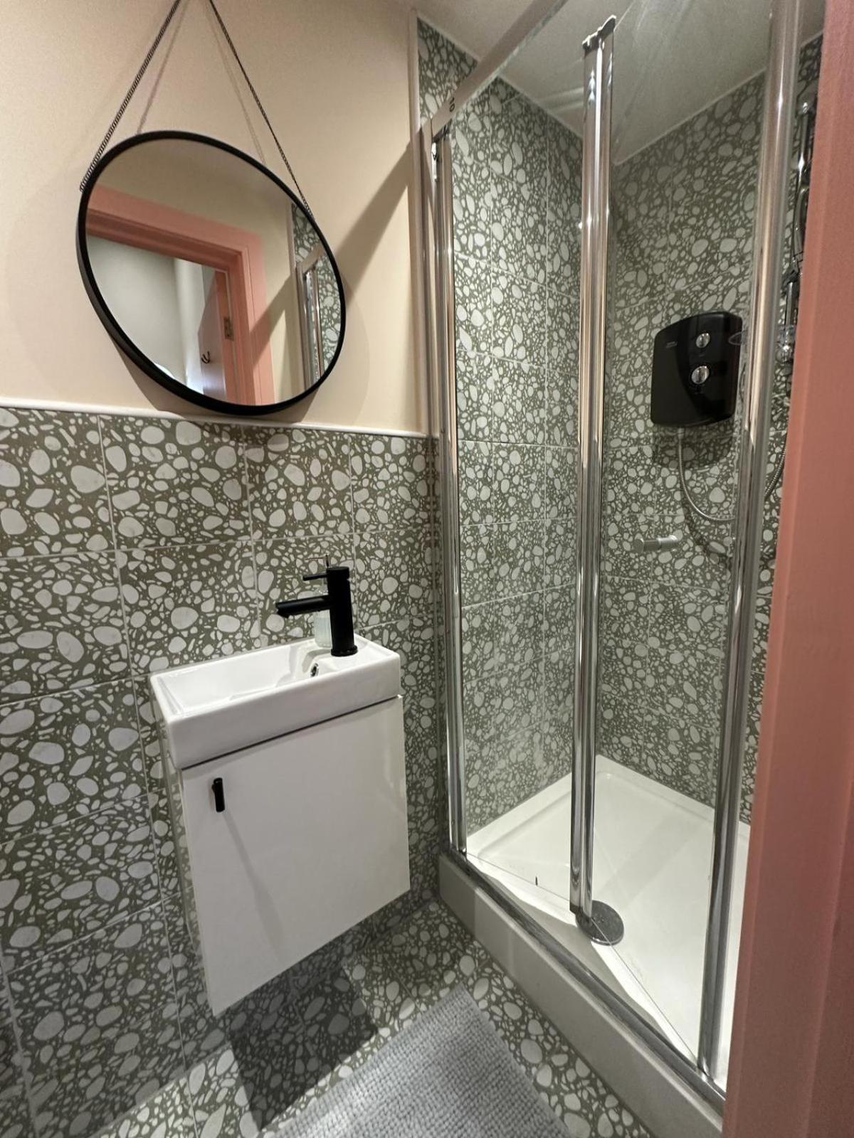 Cozy En-Suite Loft In Trendy Local Лондон Экстерьер фото