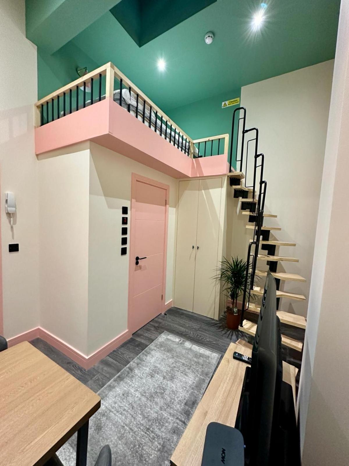 Cozy En-Suite Loft In Trendy Local Лондон Экстерьер фото