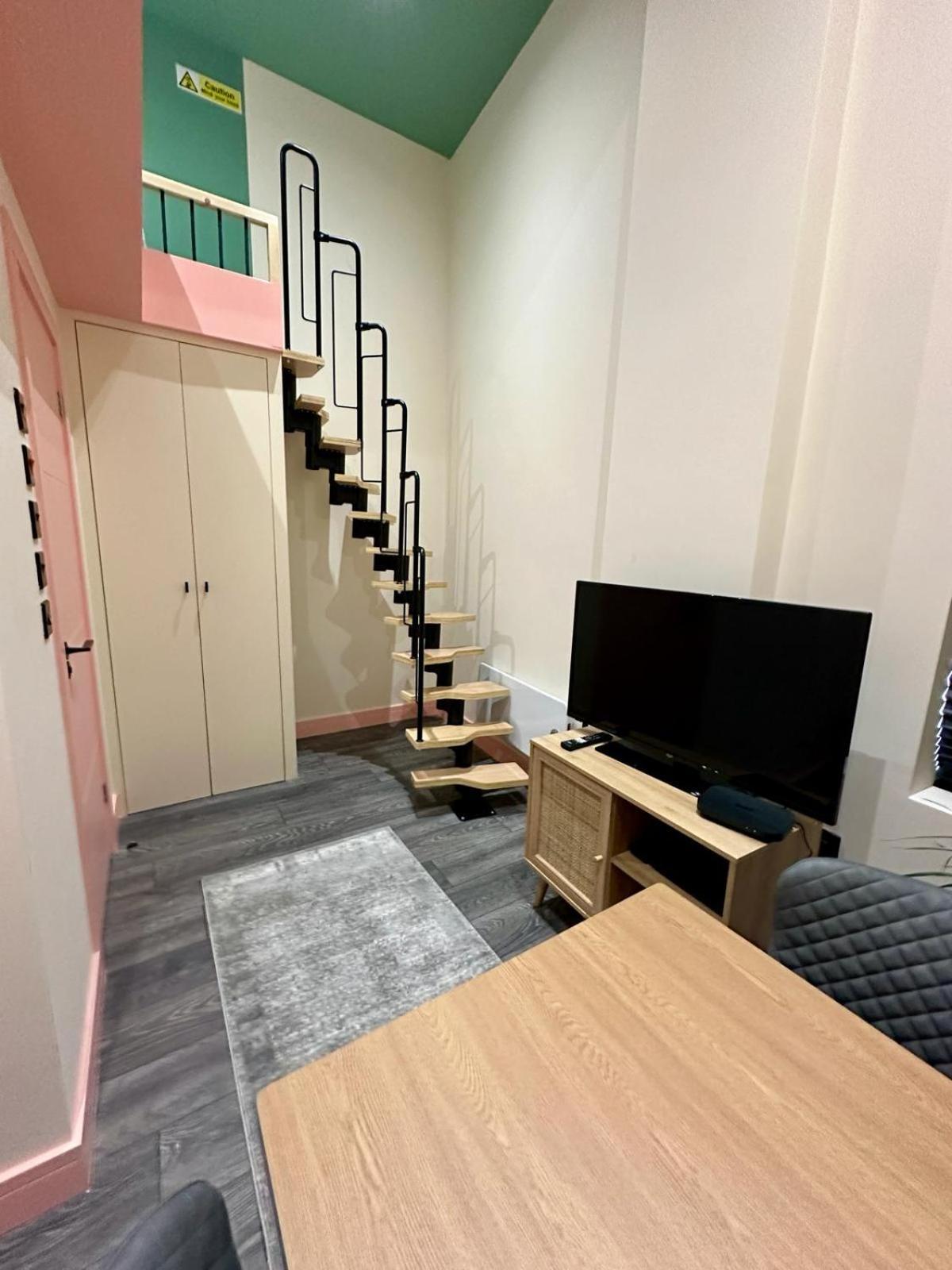 Cozy En-Suite Loft In Trendy Local Лондон Экстерьер фото