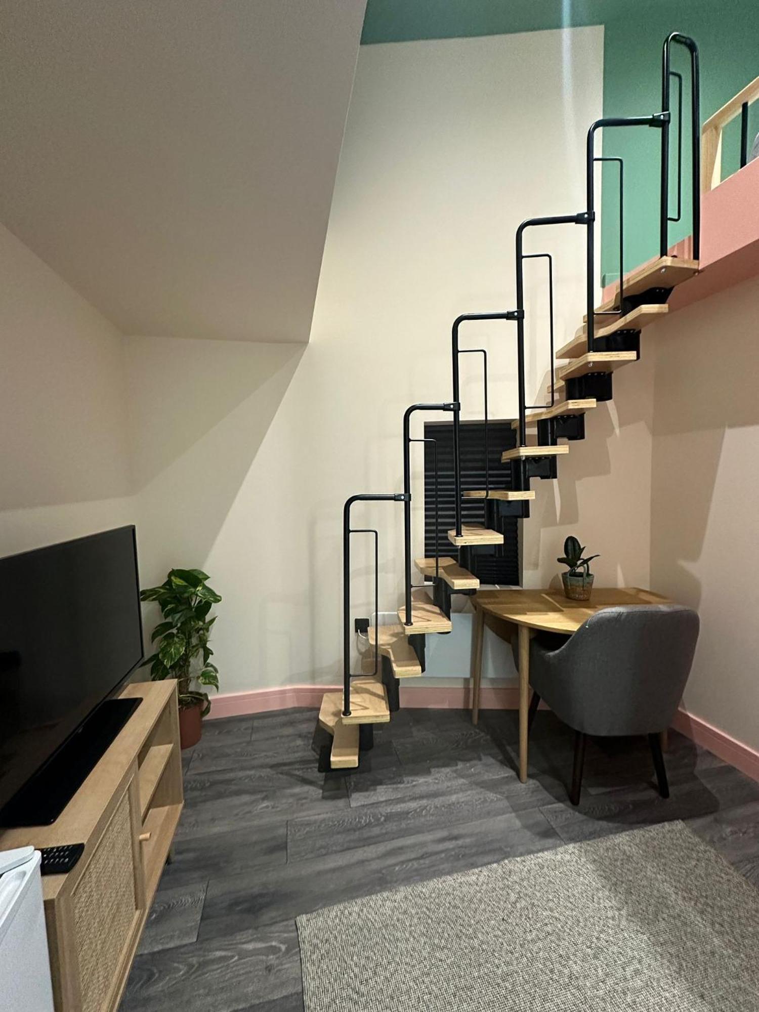Cozy En-Suite Loft In Trendy Local Лондон Экстерьер фото