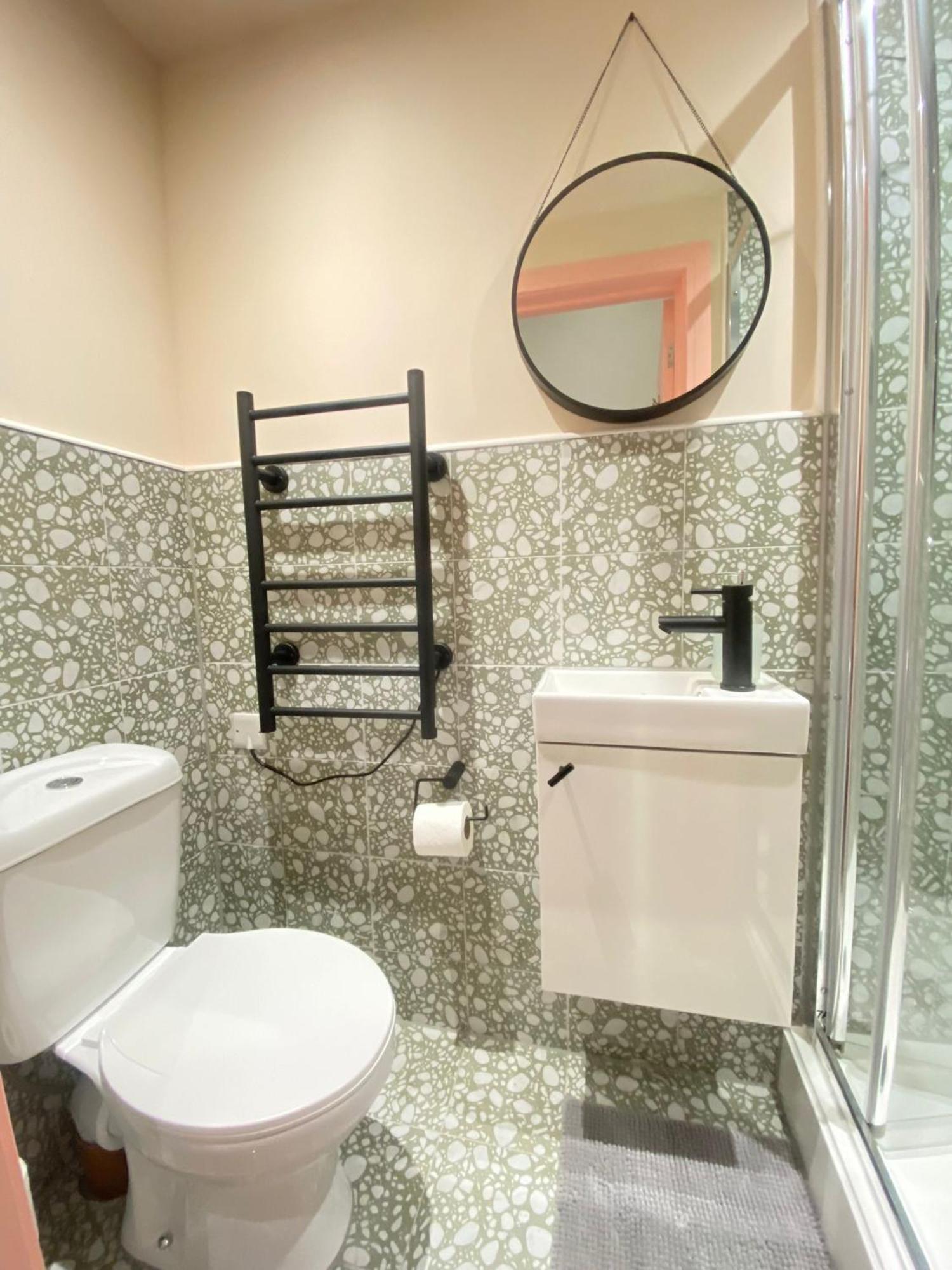 Cozy En-Suite Loft In Trendy Local Лондон Экстерьер фото